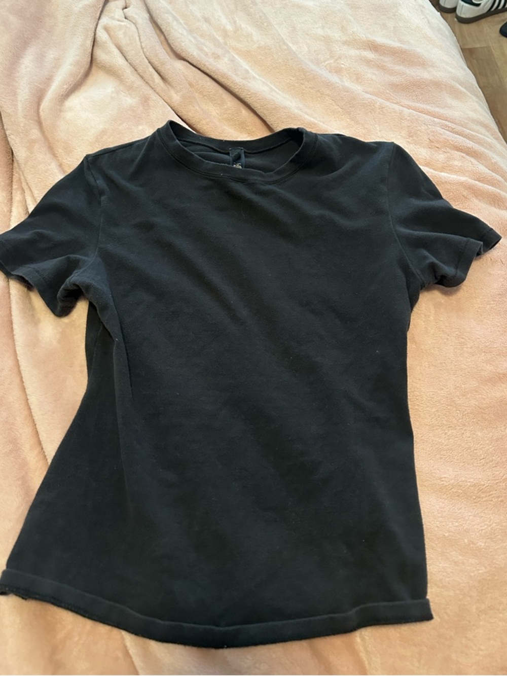 Skims black fits everybody tee
